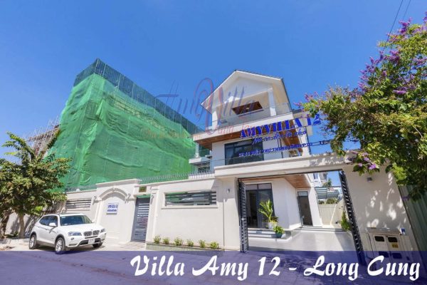 Amy-12-long-cung-8pn-Cach-bien-350-m-ho-boi-rong-100m-co-karaoke-bida-xong-hoi-tap-the-1